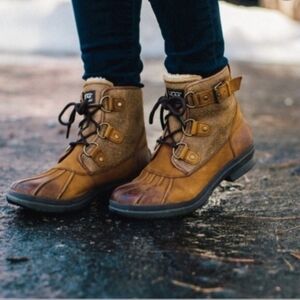 UGG Women's Cecile Waterproof Boots